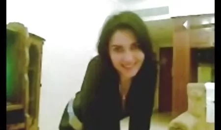 खेल में एक भेदी के साथ गोरा शराबी बिल्ली का मजाक बनाता सेक्सी पिक्चर वीडियो सेक्सी वीडियो है