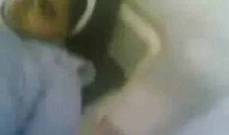 एक चालीस वर्षीय तलाकशुदा कैमरे के सामने कैमरे के सामने सभी वैभव में चला जाता है सेक्स हिंदी मूवी