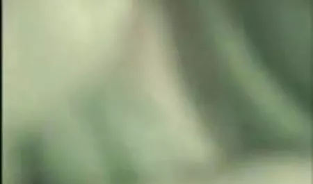 एक स्ट्रैपआन के साथ शादीशुदा जोड़े एक सेक्सी मूवी हिंदी वीडियो स्ट्रैपआन बाहर खींच लिया