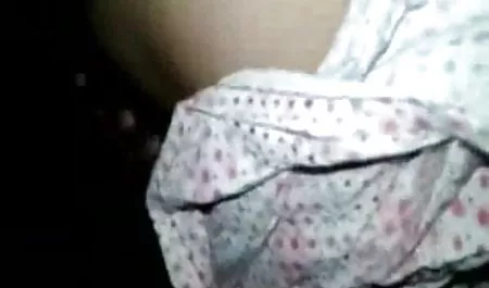 कामुक कपड़ों सेक्स सेक्स पिक्चर वीडियो में में स्ट्रैपआन आदमी दो खाल है
