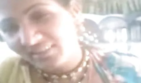 तैरने के लिए तैयार है कि झील के नग्न क्रोध हॉलीवुड सेक्सी पिक्चर हिंदी में