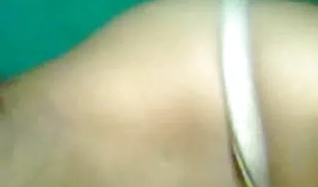 पहली बार में वह कैमरे के साथ हस्तमैथुन करने सेक्स सेक्स फिल्म मूवी के लिए पसंद करती है
