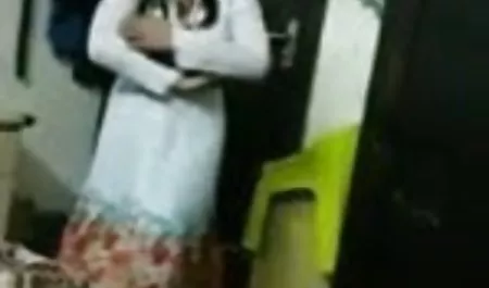 साक्षात्कार में एक श्यामला उसे जाँघिया दिखाना चाहिए भारतीय हिंदी ब्लू फिल्म