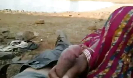 शादी की पोशाक में श्यामला कमबख्त हिंदी में फुल सेक्सी मूवी
