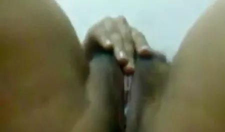 वह उसे बिल्ली दिखाया और कैमरे को सेक्सी वीडियो फुल मूवी पकड़ लेता है