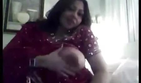 अलग कमबख्त बालों के साथ सेक्सी वीडियो पिक्चर देखने में तीन लड़कियों