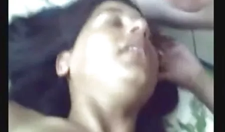 नशे में लड़की हिंदी फिल्म की सेक्सी बिल्ली 2