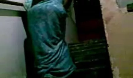 कैमरा खाती है और हो जाता है पर पत्नी हिंदी में सेक्सी मूवी