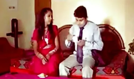 श्यामला एक मनोरंजन बेंच पर पार्क में सेक्स हिंदी मूवी उसके शरीर के साथ खेलता है