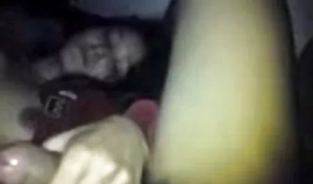 सामने एक नशे सेक्सी पिक्चर दिखाइए में दोस्त के शरीर का इस्तेमाल किया