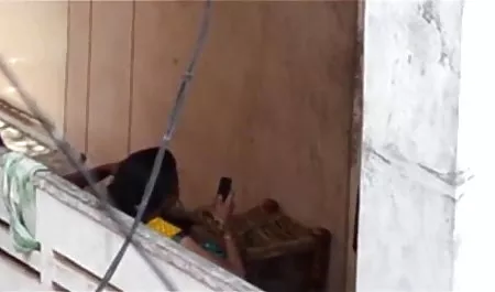 बाल टोपी के हिंदी में सेक्सी फिल्म मूवी साथ नताशा बाहर ले गया, जो आदमी