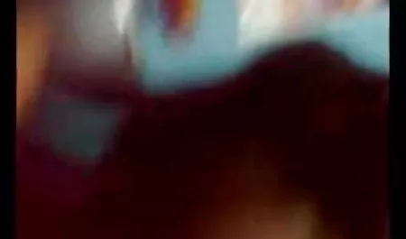 एक सेक्स वीडियो फिल्म बताइए व्यस्त जवान औरत पहले एक आदमी को सौंप दिया