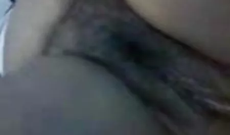 हम वन सेक्सी हिंदी फिल्म हद गार्डन और कमबख्त में पेड़ों के बीच अलग-थलग एक हरी घास का मैदान चुनें