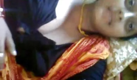 जींस में श्यामला। सेक्सी पिक्चर पिक्चर हिंदी में