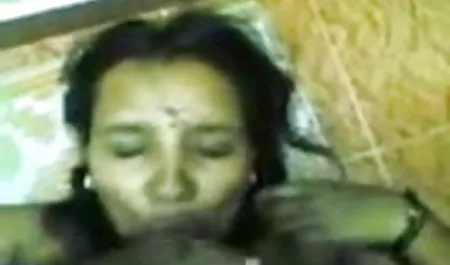 वह उसे हॉलीवुड की सेक्सी बीएफ फिल्म प्यार करता था, और उसके सौतेले पिता बहकाया