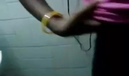 सोफे पर बिकनी में हिंदी फिल्म सेक्सी वीडियो श्यामला जिमनास्टिक्स