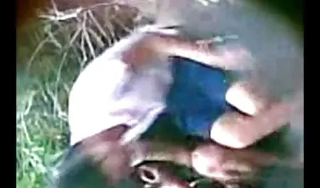 पति अपनी पत्नी के मुंह और चेहरे फिल्म सेक्सी हिंदी में समाप्त