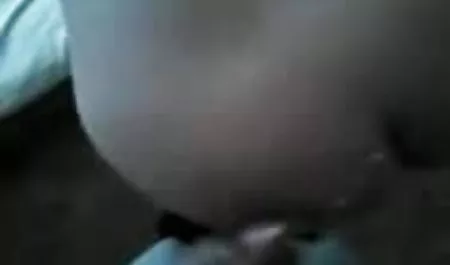 श्यामला मुर्गा बेकार है और एक गुलाबी dildo उसे गधे में हॉलीवुड फुल सेक्स फिल्म