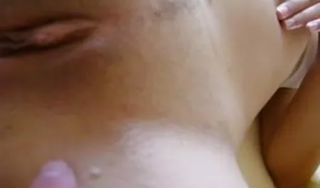 कोच उसके कपड़ों में वीडियो सेक्सी फिल्म हिंदी मातहत छुपाता है