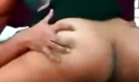एक प्यारा स्पेनिश फुल हिंदी सेक्सी मूवी सुंदर लड़की पर यादृच्छिक कमबख्त डाल