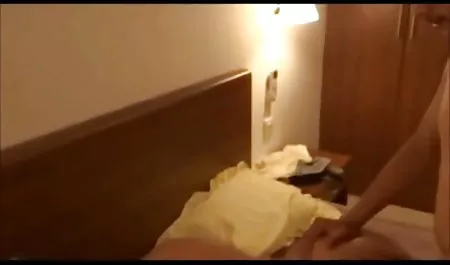 एक लड़की हिंदी सेक्सी मूवी हिंदी सेक्सी मूवी दो दोस्तों के साथ बड़ा हुआ
