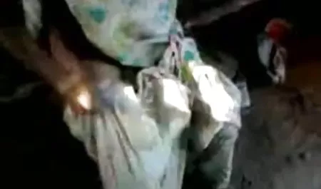 परिपक्व आदमी 19 वर्षीय हिंदी सेक्सी फिल्म वीडियो में लड़की