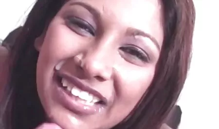 श्यामला सेक्सी फिल्म वीडियो हिंदी नताशा उसकी स्कर्ट