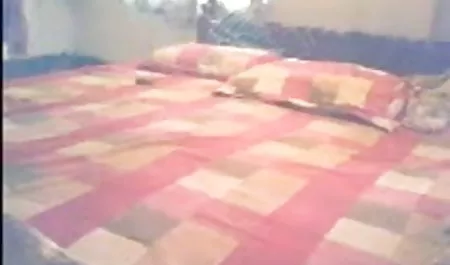 शरीर पर सौंदर्य हिंदी बॉलीवुड सेक्सी फिल्म के साथ शौकिया सेक्स