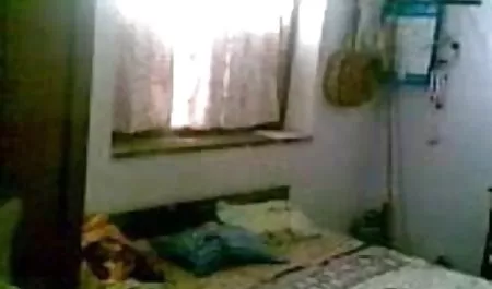वह स्वागत निदेशक में एक सेक्सी पिक्चर वीडियो में वीडियो में अजनबी लगाए