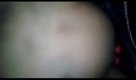 एक रूसी हिंदी फीचर फिल्म सेक्सी श्यामला जंगल में आंखों पर पट्टी करने के लिए आया था
