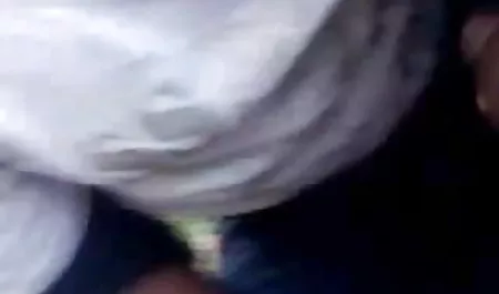 उसकी लड़की की आवाज के साथ कैमरे पर चर्चा फिल्माया हिंदी सेक्सी फिल्म इंग्लिश