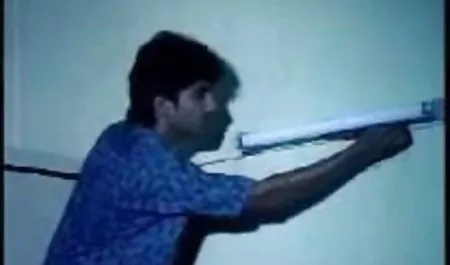 वार्म अप सेक्स फिल्म दिखाइए वीडियो प्रक्रिया के दौरान, लड़की अपने खुद के शरीर के साथ मनोरंजन का आयोजन