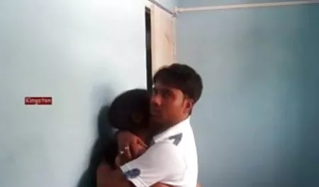 मजाक कर सेक्सी फुल मूवी वीडियो रहा है और खाने से बचने के लिए